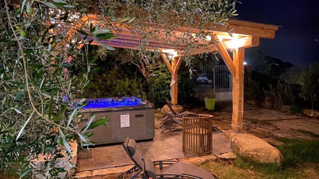 Entre Mer & Maquis, L'Ame De La Corse En Gites De Charme Avec Jacuzzi, Proche Ajaccio Peri Eksteriør billede